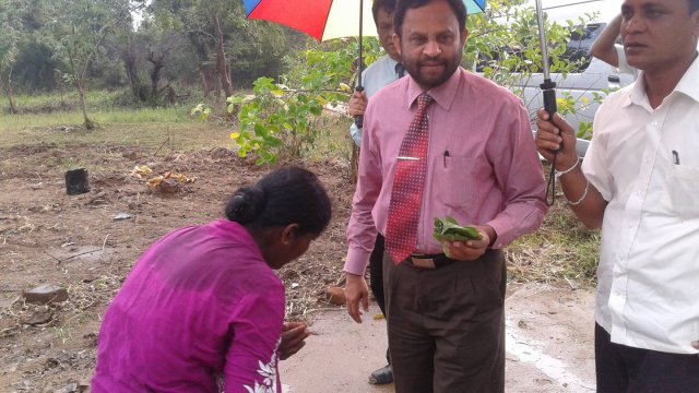 අඩු ආදායම් ලාභී පවුලක් සදහා නිවසක් ලබා දීම 